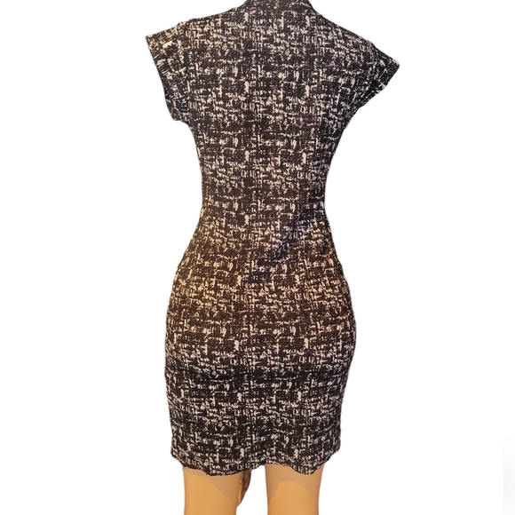 Collective concepts, stretchy fitted black and white mini dress - Picture 3 of 6